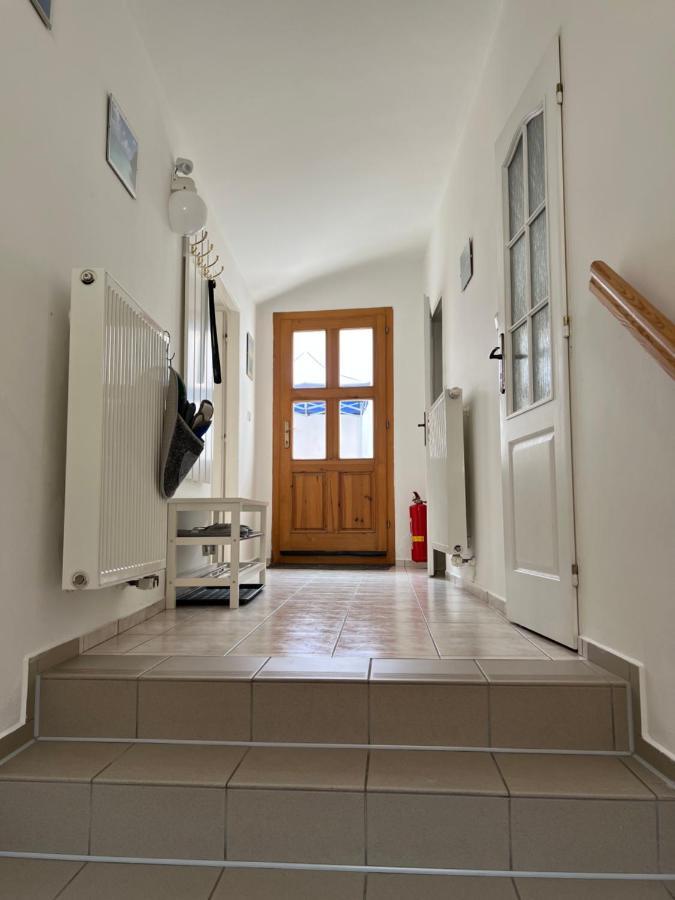 Cely Dum V Historickem Centru Loun Apartment Louny Exterior foto