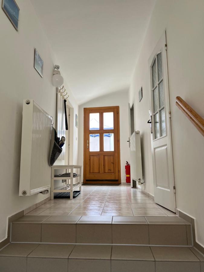 Cely Dum V Historickem Centru Loun Apartment Louny Exterior foto