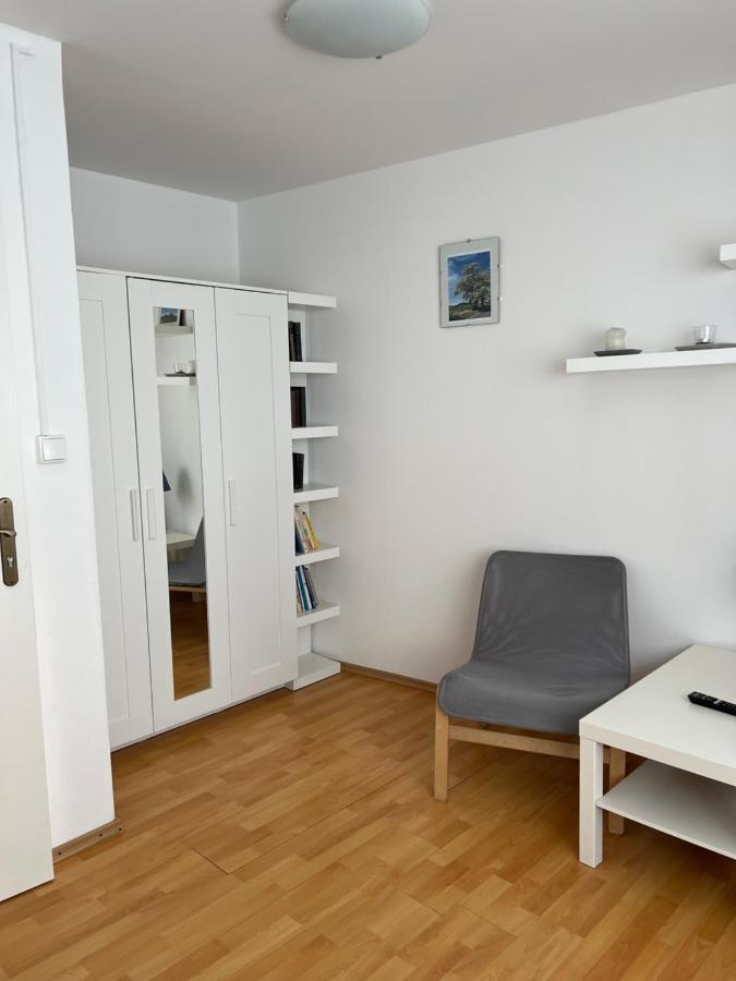 Cely Dum V Historickem Centru Loun Apartment Louny Exterior foto