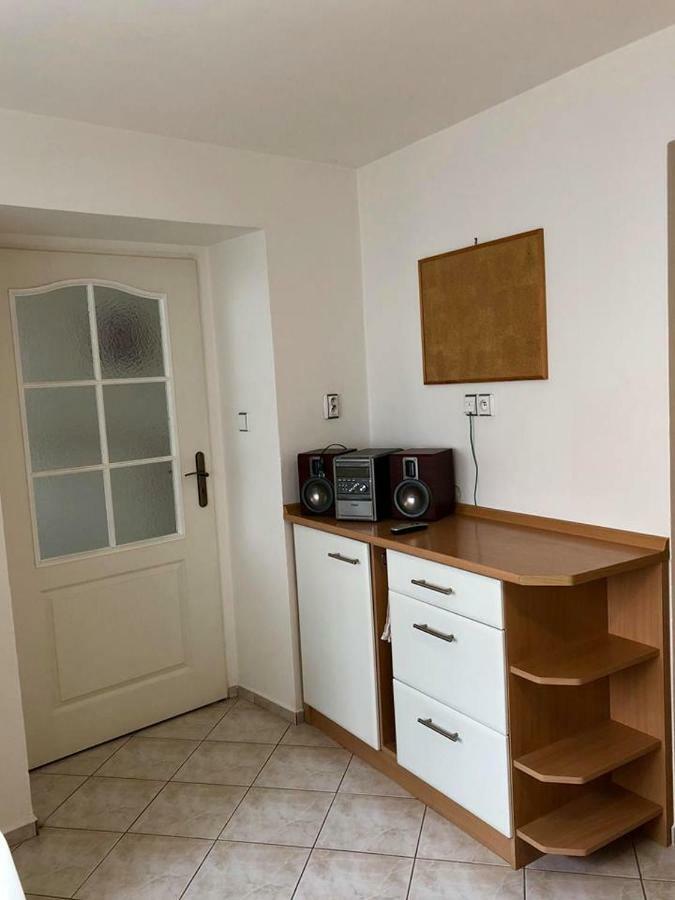 Cely Dum V Historickem Centru Loun Apartment Louny Exterior foto